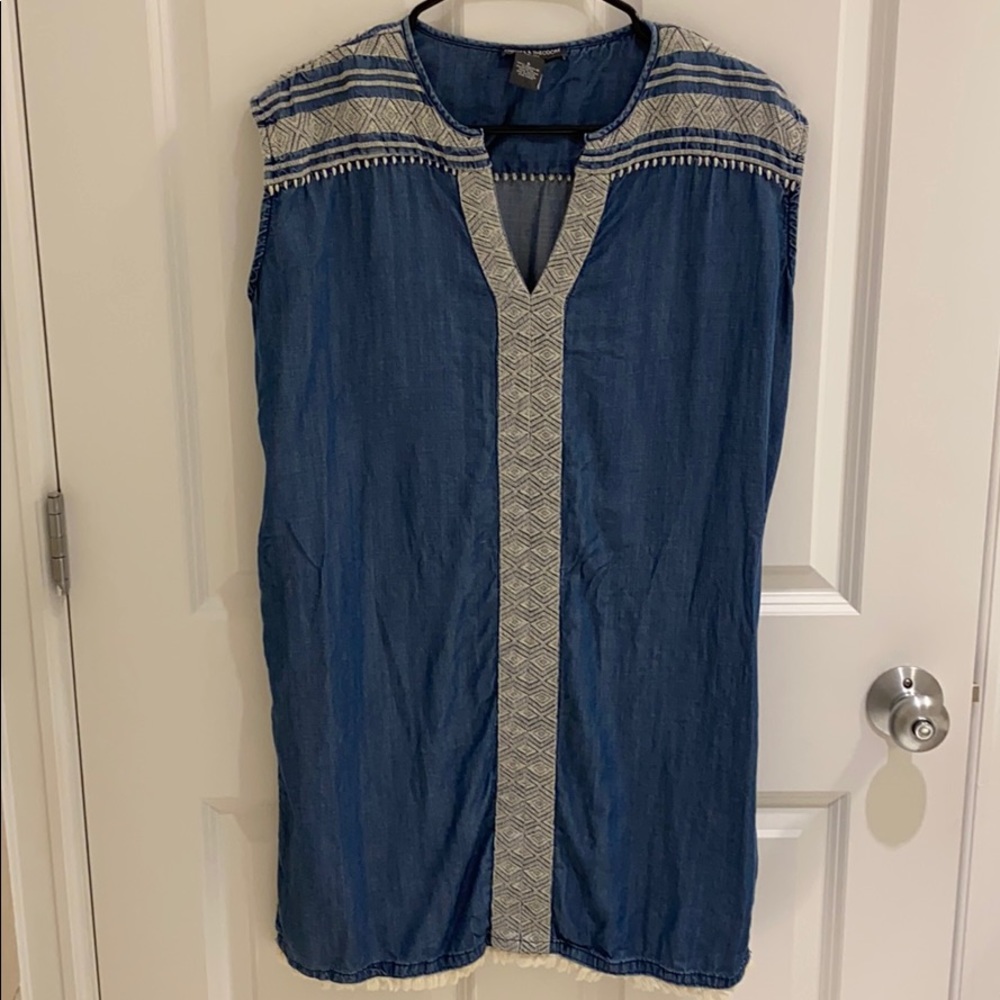 Chelsea & Theodore Dress. Size Small